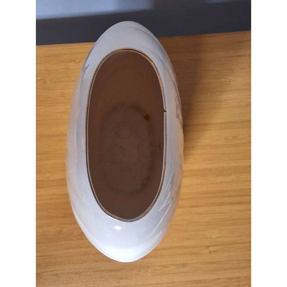 Vintage Floral‎ Clamshell Shaped Vase. Made In Japan. 1 Chip On Inside(pictured)